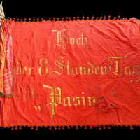 Die historische Parteifahne der SPD Pasing aus den späten 1890er Jahren